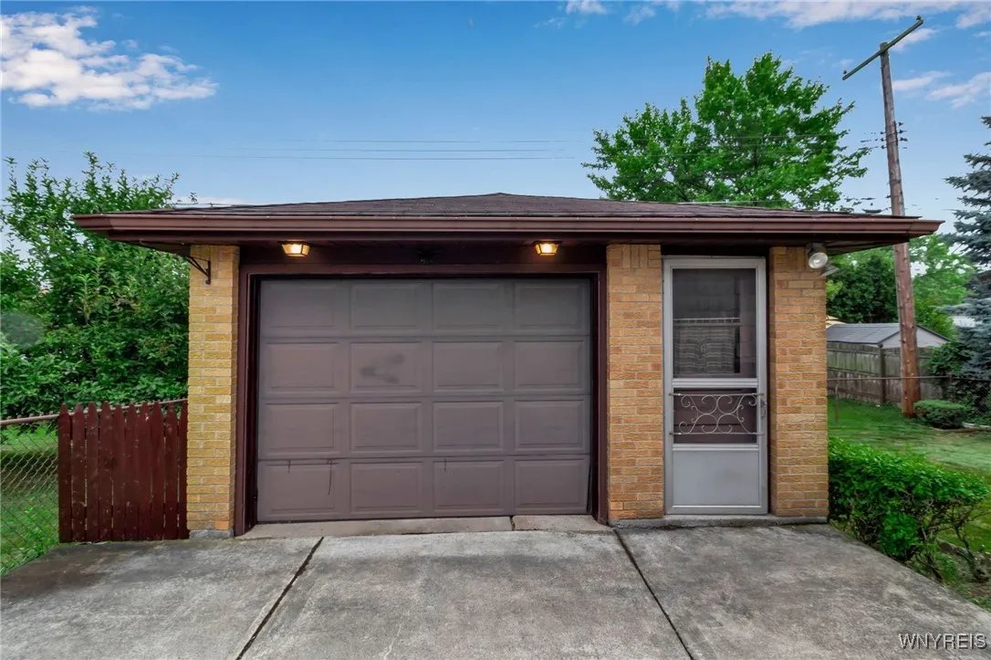 132 Santin Drive, Cheektowaga, New York 14225, Cheektowaga, New York 14225, 3 Bedrooms Bedrooms, 6 Rooms Rooms,2 BathroomsBathrooms,Residential,Closed,132 Santin Drive, Cheektowaga, New York 14225,0,B1627769