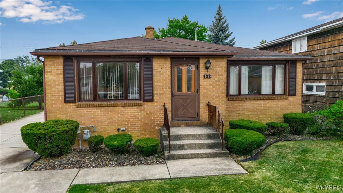 132 Santin Drive, Cheektowaga, New York 14225, Cheektowaga, New York 14225, 3 Bedrooms Bedrooms, 6 Rooms Rooms,2 BathroomsBathrooms,Residential,Closed,132 Santin Drive, Cheektowaga, New York 14225,0,B1627769