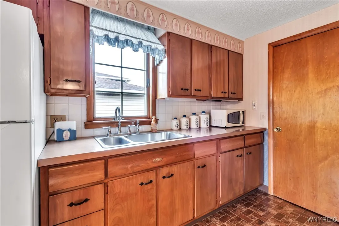 132 Santin Drive, Cheektowaga, New York 14225, Cheektowaga, New York 14225, 3 Bedrooms Bedrooms, 6 Rooms Rooms,2 BathroomsBathrooms,Residential,Closed,132 Santin Drive, Cheektowaga, New York 14225,0,B1627769