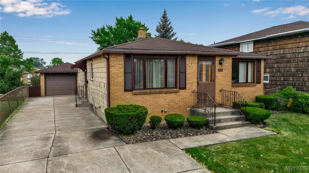 132 Santin Drive, Cheektowaga, New York 14225, Cheektowaga, New York 14225, 3 Bedrooms Bedrooms, 6 Rooms Rooms,2 BathroomsBathrooms,Residential,Closed,132 Santin Drive, Cheektowaga, New York 14225,0,B1627769