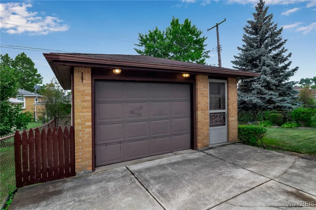 132 Santin Drive, Cheektowaga, New York 14225, Cheektowaga, New York 14225, 3 Bedrooms Bedrooms, 6 Rooms Rooms,2 BathroomsBathrooms,Residential,Closed,132 Santin Drive, Cheektowaga, New York 14225,0,B1627769