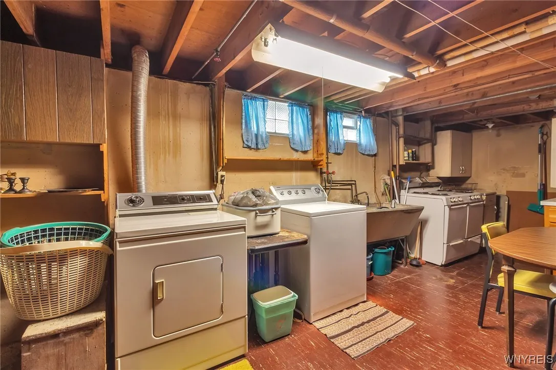 132 Santin Drive, Cheektowaga, New York 14225, Cheektowaga, New York 14225, 3 Bedrooms Bedrooms, 6 Rooms Rooms,2 BathroomsBathrooms,Residential,Closed,132 Santin Drive, Cheektowaga, New York 14225,0,B1627769