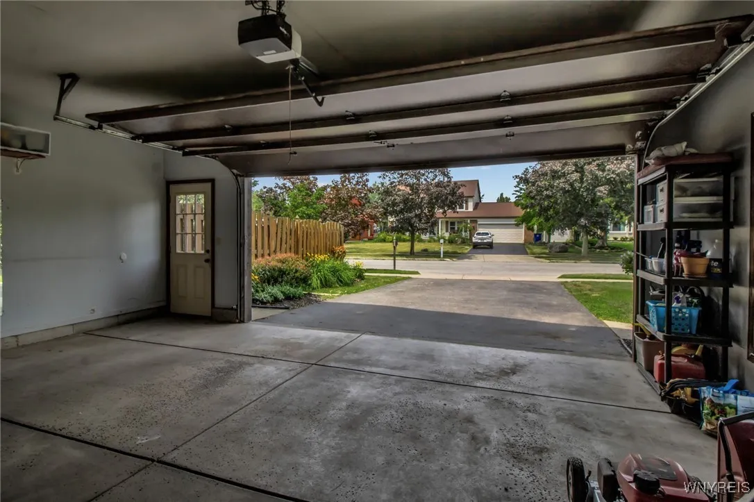 2 Silver Thorne Drive, Amherst, New York 14221, Amherst, New York 14221, 4 Bedrooms Bedrooms, 9 Rooms Rooms,2 BathroomsBathrooms,Residential,Closed,2 Silver Thorne Drive, Amherst, New York 14221,0,B1627462