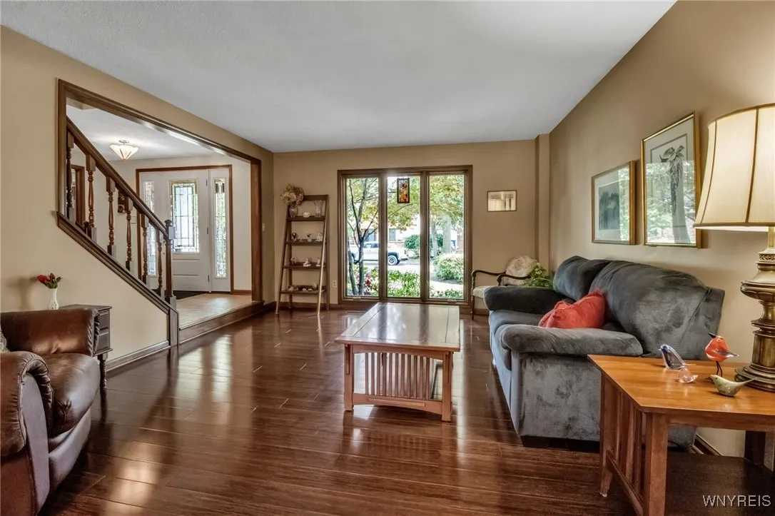 2 Silver Thorne Drive, Amherst, New York 14221, Amherst, New York 14221, 4 Bedrooms Bedrooms, 9 Rooms Rooms,2 BathroomsBathrooms,Residential,Closed,2 Silver Thorne Drive, Amherst, New York 14221,0,B1627462