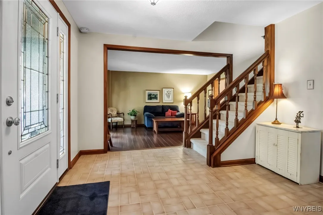2 Silver Thorne Drive, Amherst, New York 14221, Amherst, New York 14221, 4 Bedrooms Bedrooms, 9 Rooms Rooms,2 BathroomsBathrooms,Residential,Closed,2 Silver Thorne Drive, Amherst, New York 14221,0,B1627462