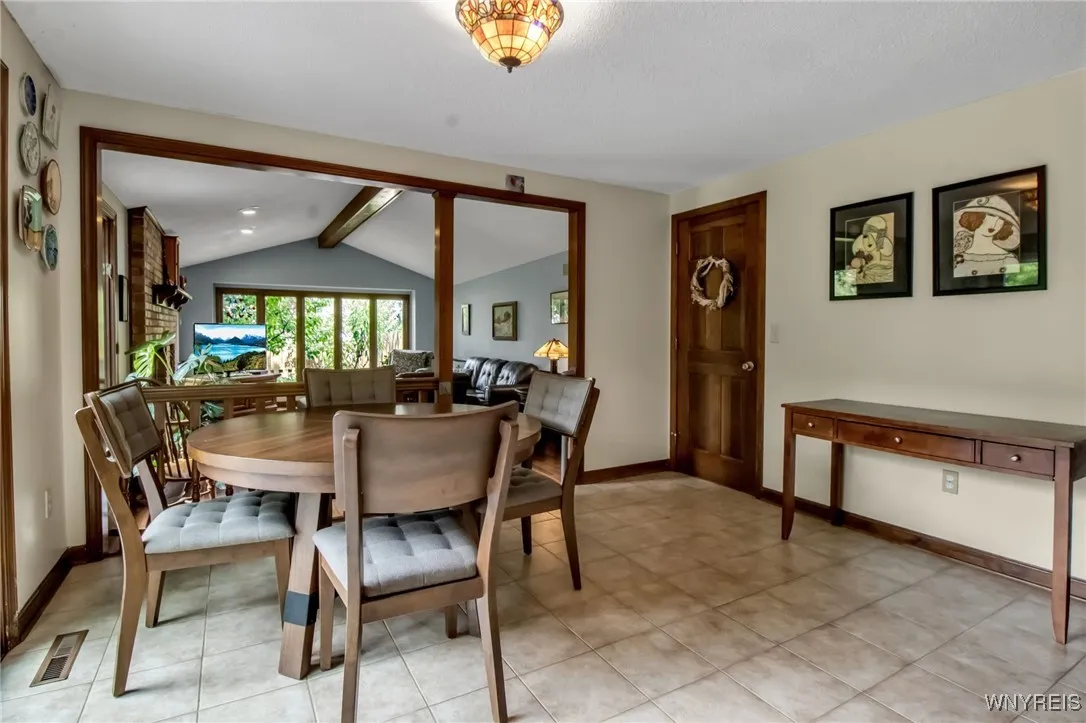 2 Silver Thorne Drive, Amherst, New York 14221, Amherst, New York 14221, 4 Bedrooms Bedrooms, 9 Rooms Rooms,2 BathroomsBathrooms,Residential,Closed,2 Silver Thorne Drive, Amherst, New York 14221,0,B1627462