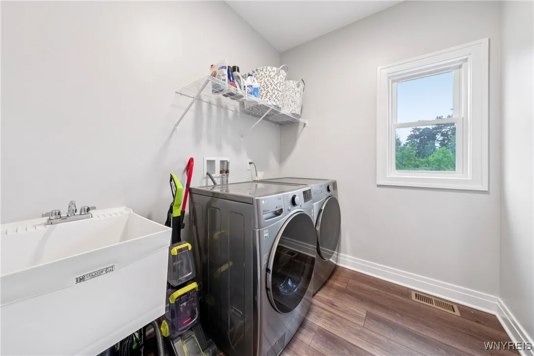 54 Gesel Lane, Amherst, New York 14221, Amherst, New York 14221, 4 Bedrooms Bedrooms, 9 Rooms Rooms,2 BathroomsBathrooms,Residential,Closed,54 Gesel Lane, Amherst, New York 14221,0,B1627749
