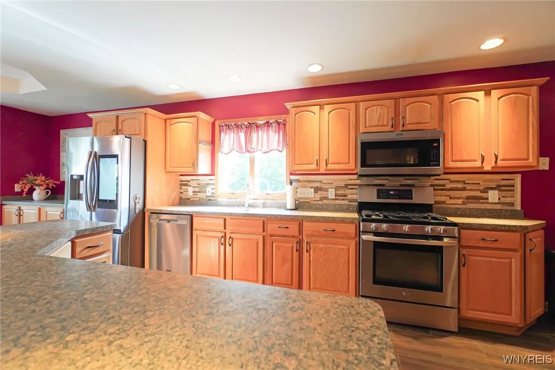 12360 Clinton Street, Marilla, New York 14004, Marilla, New York 14004, 3 Bedrooms Bedrooms, 10 Rooms Rooms,2 BathroomsBathrooms,Residential,Closed,12360 Clinton Street, Marilla, New York 14004,0,B1627541