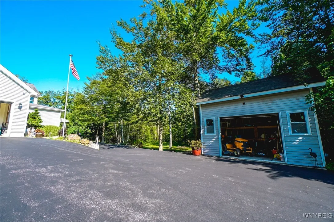 12360 Clinton Street, Marilla, New York 14004, Marilla, New York 14004, 3 Bedrooms Bedrooms, 10 Rooms Rooms,2 BathroomsBathrooms,Residential,Closed,12360 Clinton Street, Marilla, New York 14004,0,B1627541