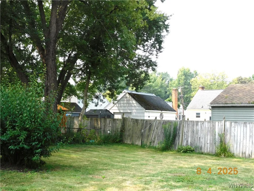 42 Sandra Place, Hamburg, New York 14075, Hamburg, New York 14075, 4 Bedrooms Bedrooms, 8 Rooms Rooms,2 BathroomsBathrooms,Residential,For Sale,42 Sandra Place, Hamburg, New York 14075,B1627847