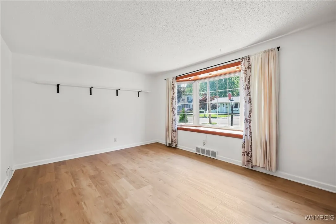 415 Linwood Avenue, North Tonawanda, New York 1412, North Tonawanda, New York 14120, 4 Bedrooms Bedrooms, 9 Rooms Rooms,1 BathroomBathrooms,Residential,Closed,415 Linwood Avenue, North Tonawanda, New York 1412,0,B1628011