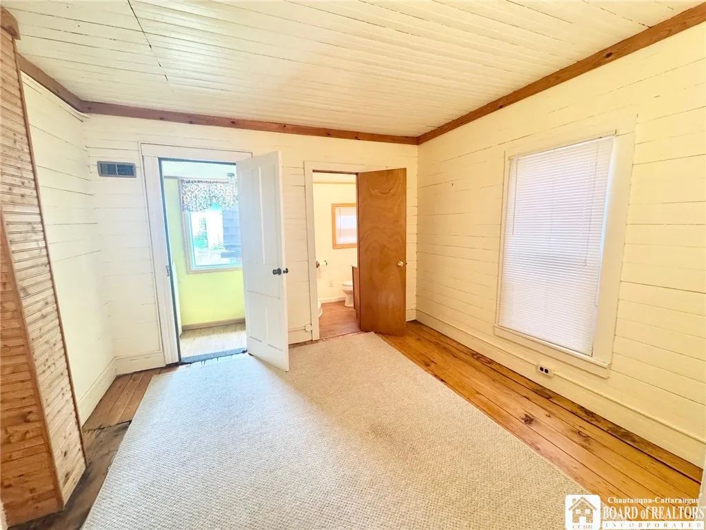 8 Cleveland Avenue E, Pomfret, New York 14752, Pomfret, New York 14752, 4 Bedrooms Bedrooms, 9 Rooms Rooms,2 BathroomsBathrooms,Residential,Closed,8 Cleveland Avenue E, Pomfret, New York 14752,0,R1628016