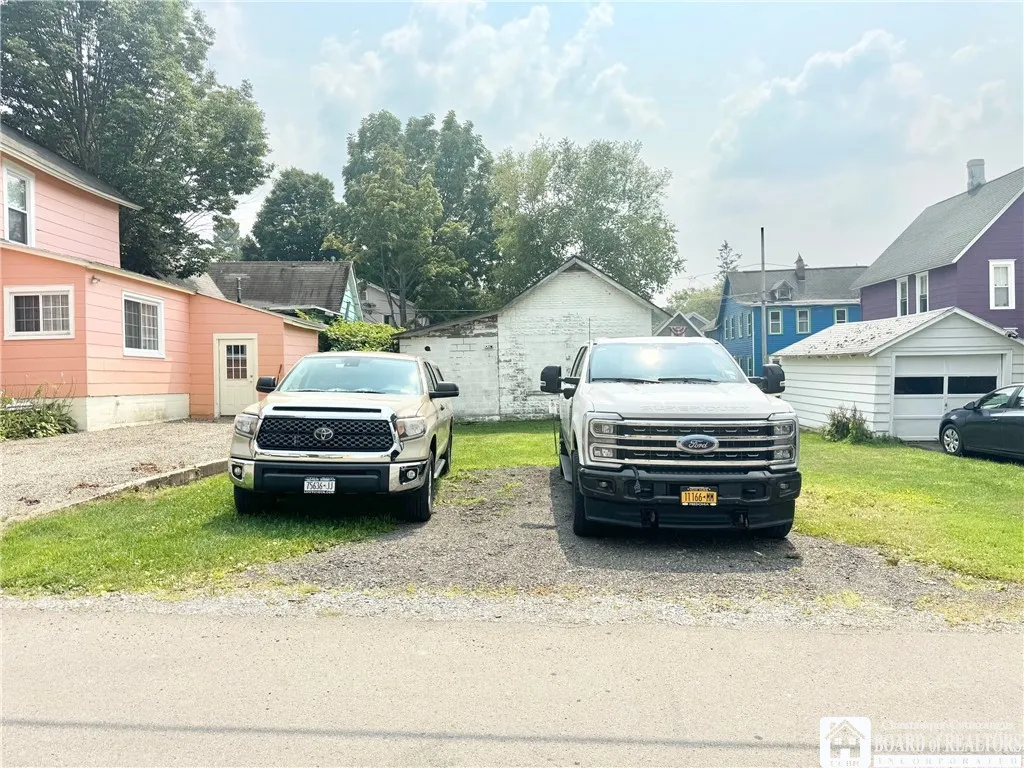 8 Cleveland Avenue E, Pomfret, New York 14752, Pomfret, New York 14752, 4 Bedrooms Bedrooms, 9 Rooms Rooms,2 BathroomsBathrooms,Residential,Closed,8 Cleveland Avenue E, Pomfret, New York 14752,0,R1628016