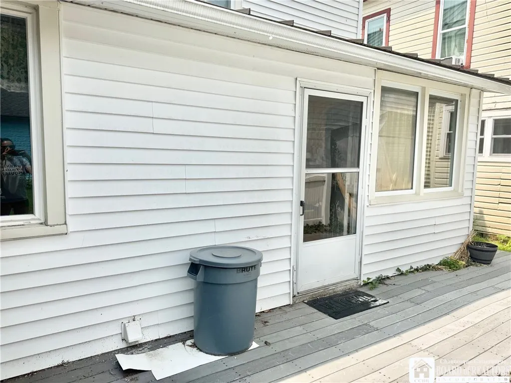 8 Cleveland Avenue E, Pomfret, New York 14752, Pomfret, New York 14752, 4 Bedrooms Bedrooms, 9 Rooms Rooms,2 BathroomsBathrooms,Residential,Closed,8 Cleveland Avenue E, Pomfret, New York 14752,0,R1628016