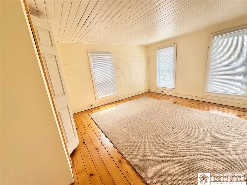 8 Cleveland Avenue E, Pomfret, New York 14752, Pomfret, New York 14752, 4 Bedrooms Bedrooms, 9 Rooms Rooms,2 BathroomsBathrooms,Residential,Closed,8 Cleveland Avenue E, Pomfret, New York 14752,0,R1628016