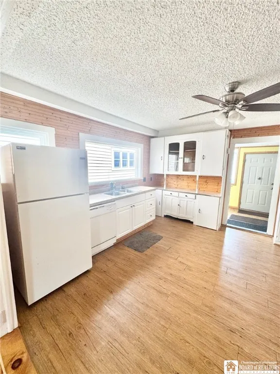 8 Cleveland Avenue E, Pomfret, New York 14752, Pomfret, New York 14752, 4 Bedrooms Bedrooms, 9 Rooms Rooms,2 BathroomsBathrooms,Residential,Closed,8 Cleveland Avenue E, Pomfret, New York 14752,0,R1628016