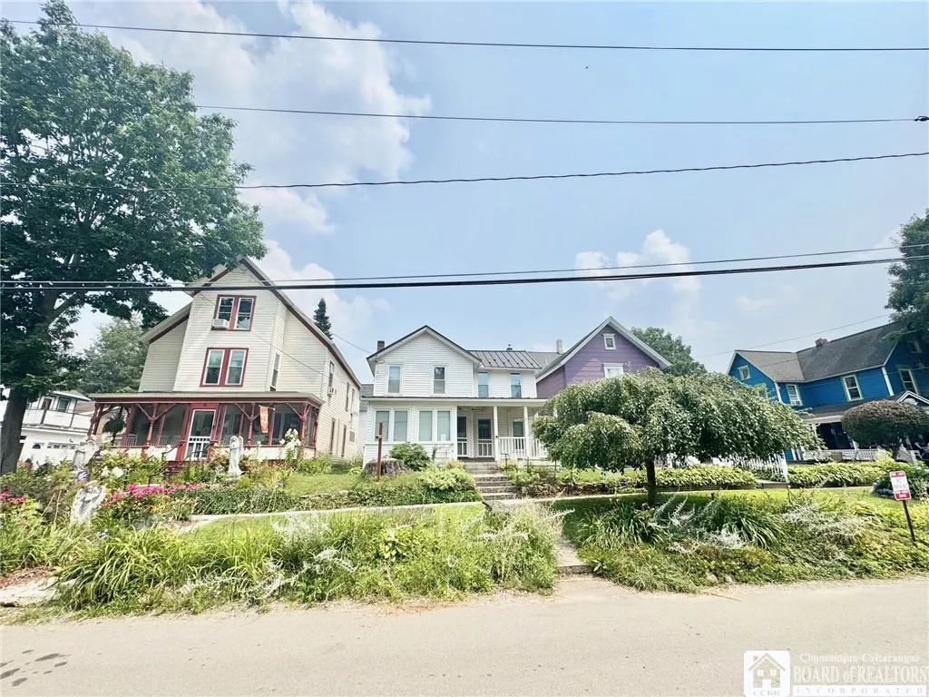 8 Cleveland Avenue E, Pomfret, New York 14752, Pomfret, New York 14752, 4 Bedrooms Bedrooms, 9 Rooms Rooms,2 BathroomsBathrooms,Residential,Closed,8 Cleveland Avenue E, Pomfret, New York 14752,0,R1628016