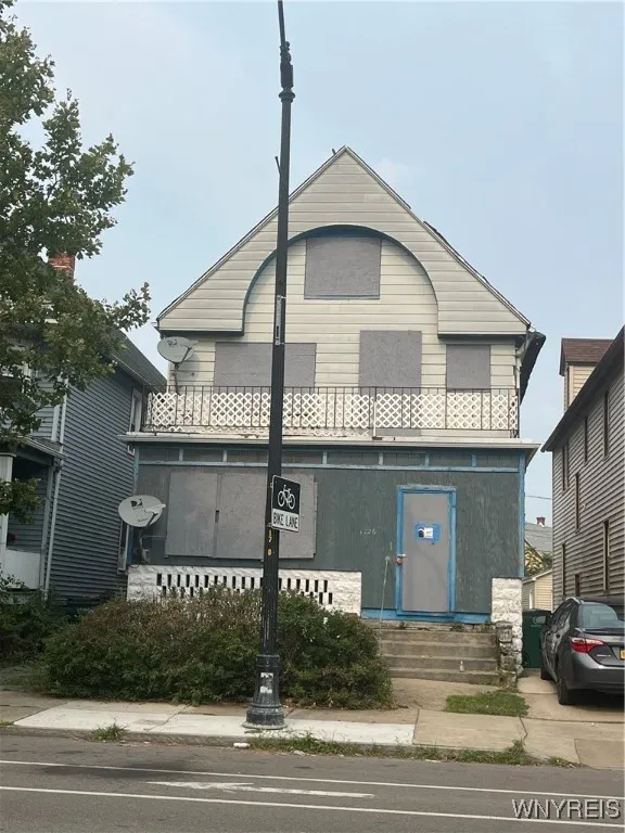 1726 South Park Avenue, Buffalo, New York 14220, Buffalo, New York 14220, 6 Bedrooms Bedrooms, ,2 BathroomsBathrooms,Residential,For Sale,1726 South Park Avenue, Buffalo, New York 14220,B1628017