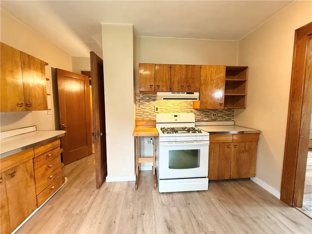 61 Oxford Street, Bradford City, Pennsylvania 1670, Bradford City, Pennsylvania 16701, 5 Bedrooms Bedrooms, 8 Rooms Rooms,2 BathroomsBathrooms,Residential,Closed,61 Oxford Street, Bradford City, Pennsylvania 1670,0,R1627461