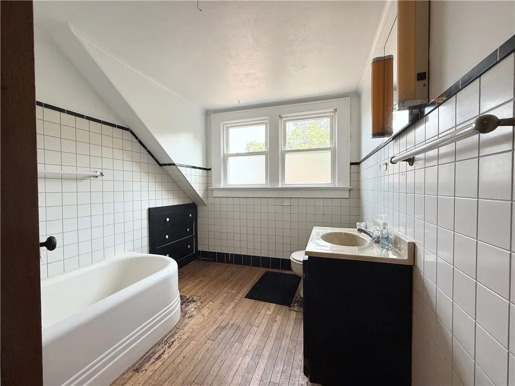 61 Oxford Street, Bradford City, Pennsylvania 1670, Bradford City, Pennsylvania 16701, 5 Bedrooms Bedrooms, 8 Rooms Rooms,2 BathroomsBathrooms,Residential,Closed,61 Oxford Street, Bradford City, Pennsylvania 1670,0,R1627461