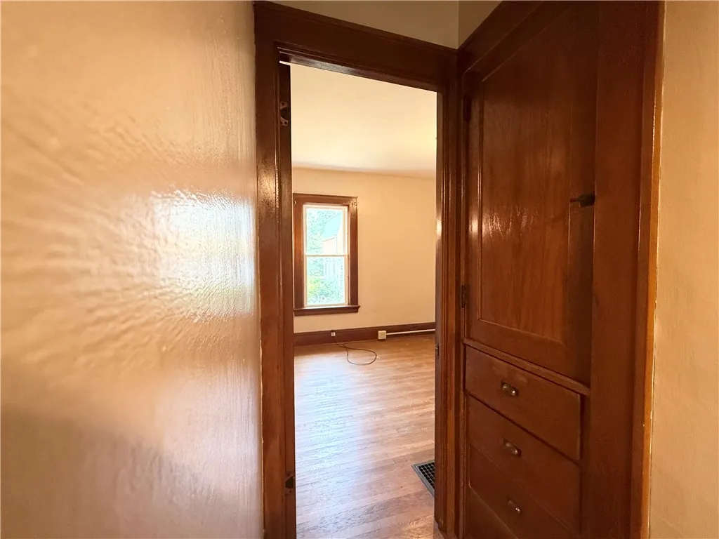 61 Oxford Street, Bradford City, Pennsylvania 1670, Bradford City, Pennsylvania 16701, 5 Bedrooms Bedrooms, 8 Rooms Rooms,2 BathroomsBathrooms,Residential,Closed,61 Oxford Street, Bradford City, Pennsylvania 1670,0,R1627461