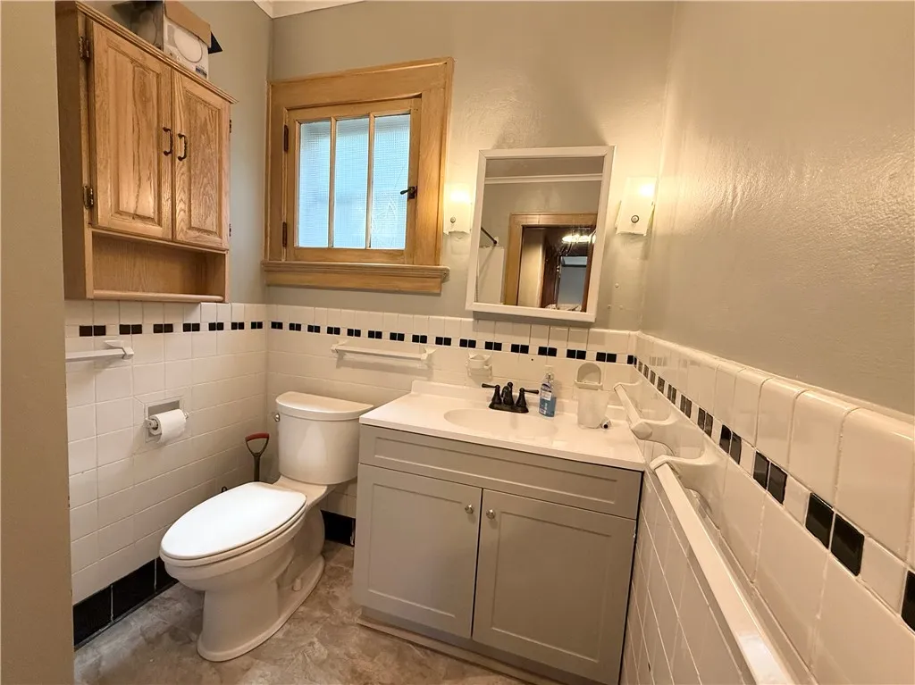 61 Oxford Street, Bradford City, Pennsylvania 1670, Bradford City, Pennsylvania 16701, 5 Bedrooms Bedrooms, 8 Rooms Rooms,2 BathroomsBathrooms,Residential,Closed,61 Oxford Street, Bradford City, Pennsylvania 1670,0,R1627461