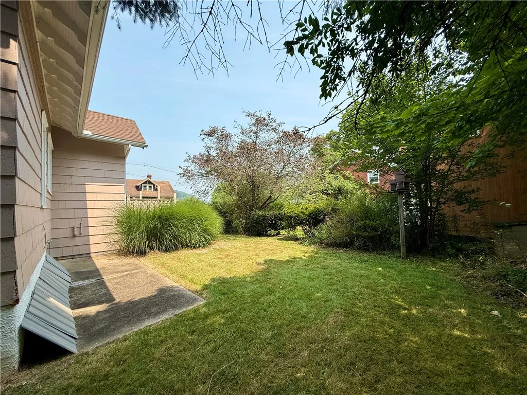 61 Oxford Street, Bradford City, Pennsylvania 1670, Bradford City, Pennsylvania 16701, 5 Bedrooms Bedrooms, 8 Rooms Rooms,2 BathroomsBathrooms,Residential,Closed,61 Oxford Street, Bradford City, Pennsylvania 1670,0,R1627461