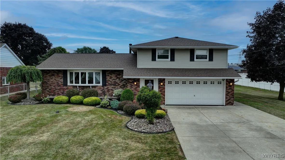 8391 Carol Court, Niagara, New York 14304, Niagara, New York 14304, 4 Bedrooms Bedrooms, 8 Rooms Rooms,1 BathroomBathrooms,Residential,Closed,8391 Carol Court, Niagara, New York 14304,0,B1628048