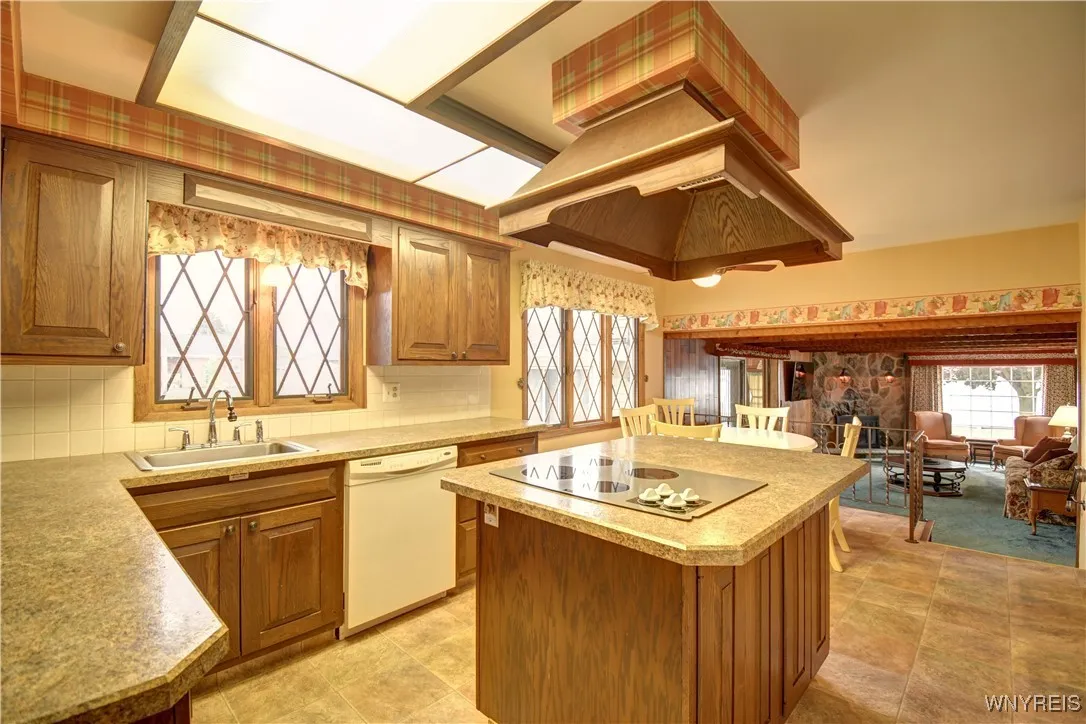 8391 Carol Court, Niagara, New York 14304, Niagara, New York 14304, 4 Bedrooms Bedrooms, 8 Rooms Rooms,1 BathroomBathrooms,Residential,Closed,8391 Carol Court, Niagara, New York 14304,0,B1628048