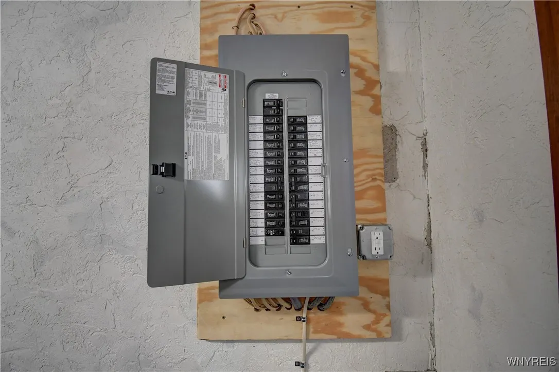 8391 Carol Court, Niagara, New York 14304, Niagara, New York 14304, 4 Bedrooms Bedrooms, 8 Rooms Rooms,1 BathroomBathrooms,Residential,Closed,8391 Carol Court, Niagara, New York 14304,0,B1628048