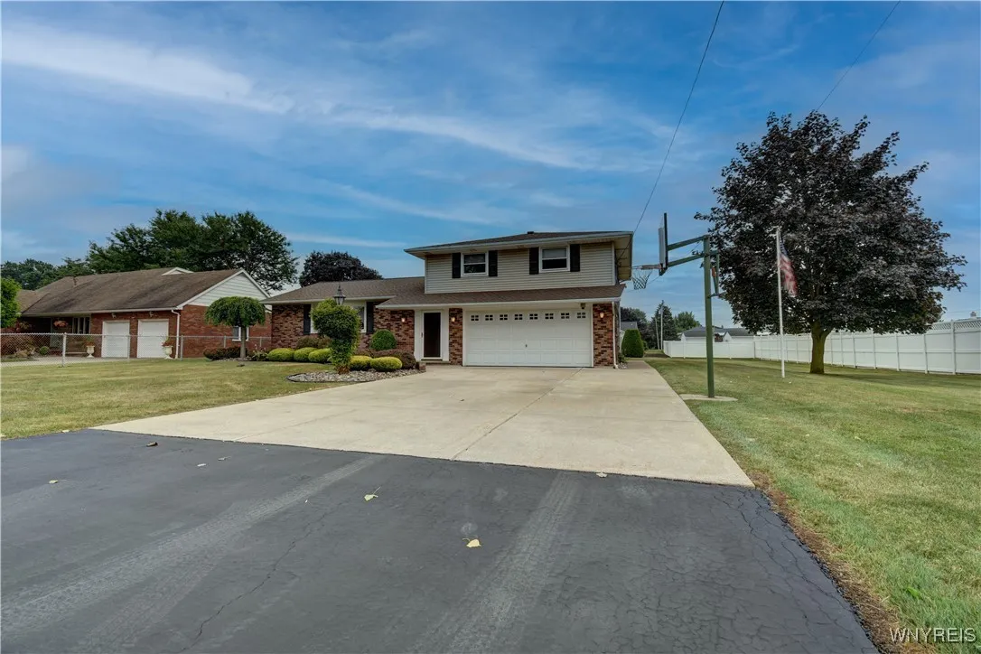 8391 Carol Court, Niagara, New York 14304, Niagara, New York 14304, 4 Bedrooms Bedrooms, 8 Rooms Rooms,1 BathroomBathrooms,Residential,Closed,8391 Carol Court, Niagara, New York 14304,0,B1628048