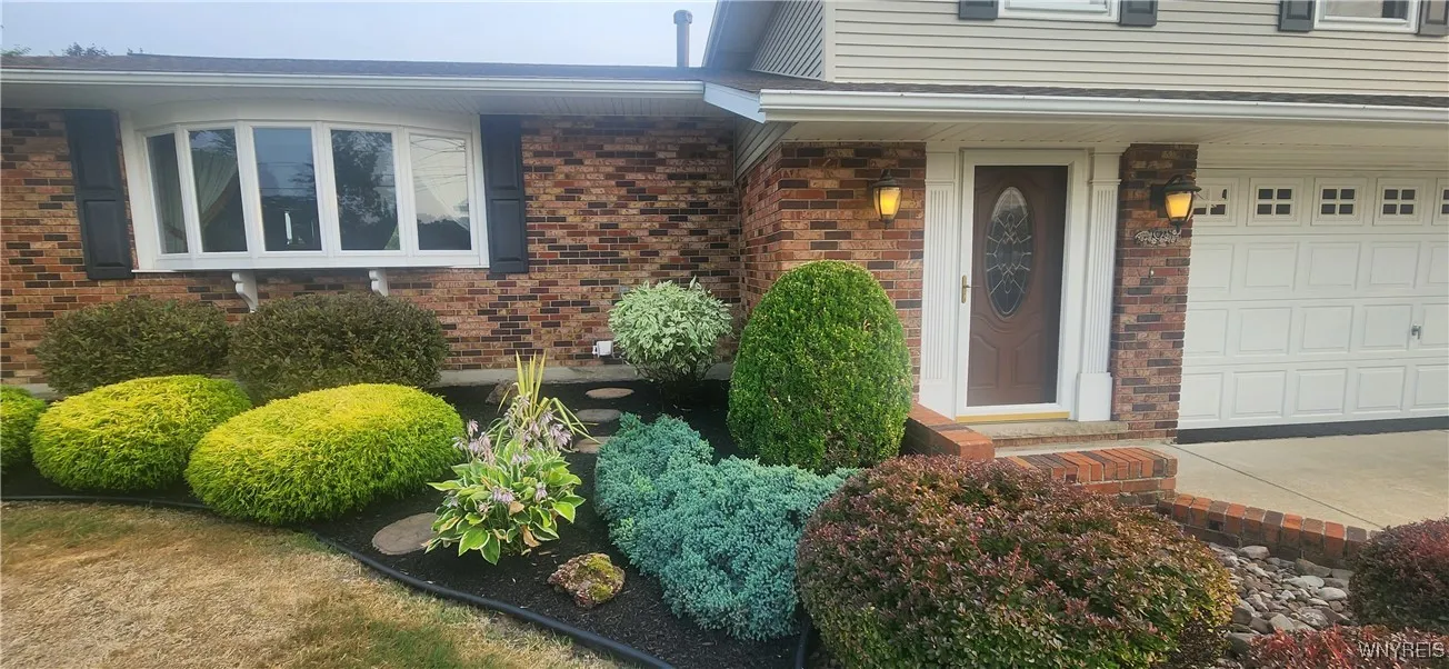 8391 Carol Court, Niagara, New York 14304, Niagara, New York 14304, 4 Bedrooms Bedrooms, 8 Rooms Rooms,1 BathroomBathrooms,Residential,Closed,8391 Carol Court, Niagara, New York 14304,0,B1628048