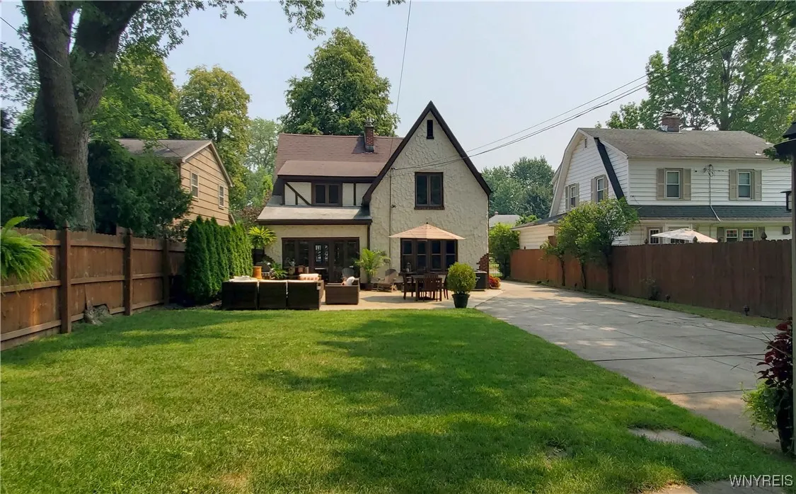 165 Lamarck Drive, Amherst, New York 14226, Amherst, New York 14226, 3 Bedrooms Bedrooms, 13 Rooms Rooms,1 BathroomBathrooms,Residential,For Sale,165 Lamarck Drive, Amherst, New York 14226,B1628039