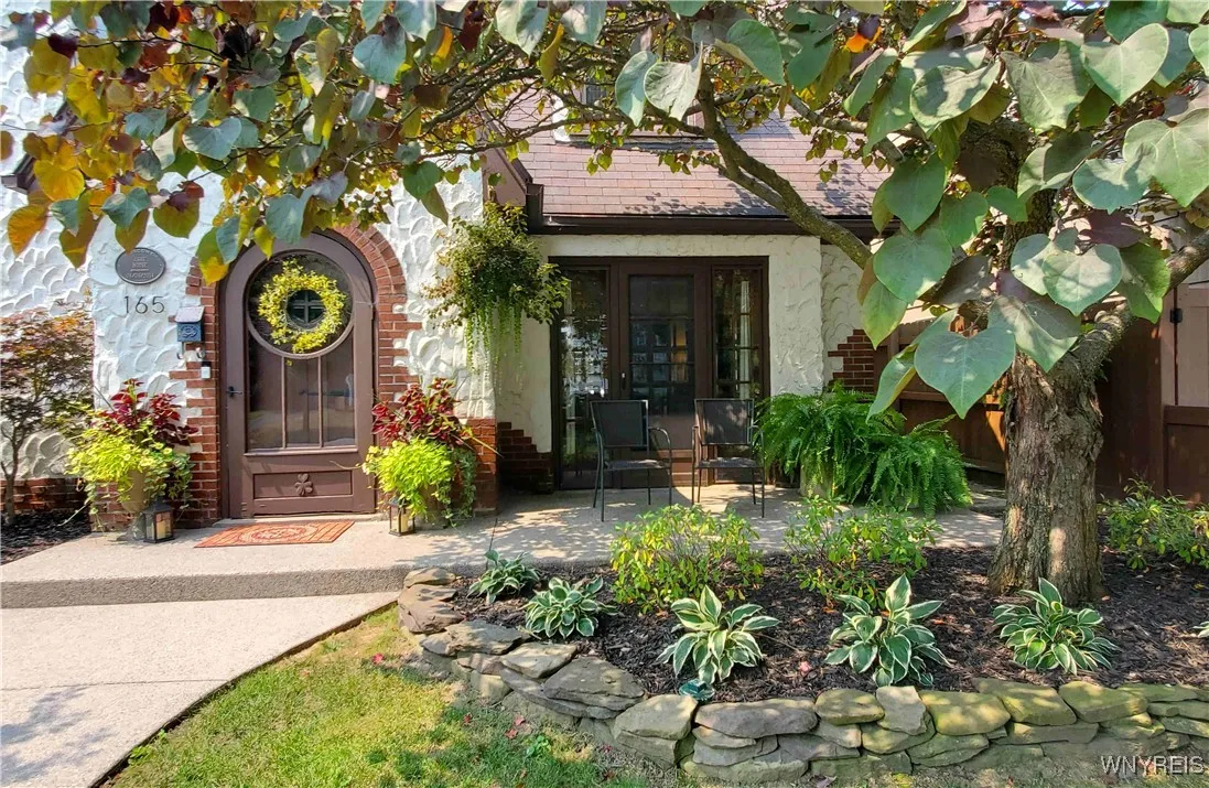 165 Lamarck Drive, Amherst, New York 14226, Amherst, New York 14226, 3 Bedrooms Bedrooms, 13 Rooms Rooms,1 BathroomBathrooms,Residential,For Sale,165 Lamarck Drive, Amherst, New York 14226,B1628039
