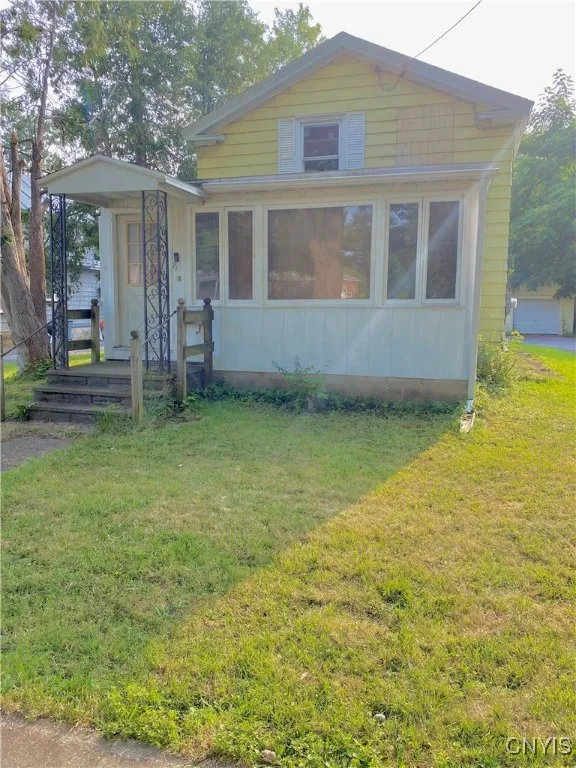 719 Oswego Street, Salina, New York 13088, Salina, New York 13088, 4 Bedrooms Bedrooms, 10 Rooms Rooms,1 BathroomBathrooms,Residential,Closed,719 Oswego Street, Salina, New York 13088,0,S1628044