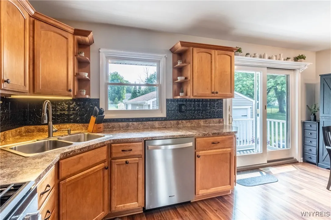 15 Wedgewood Drive, West Seneca, New York 14224, West Seneca, New York 14224, 3 Bedrooms Bedrooms, 7 Rooms Rooms,2 BathroomsBathrooms,Residential,Closed,15 Wedgewood Drive, West Seneca, New York 14224,0,B1627449