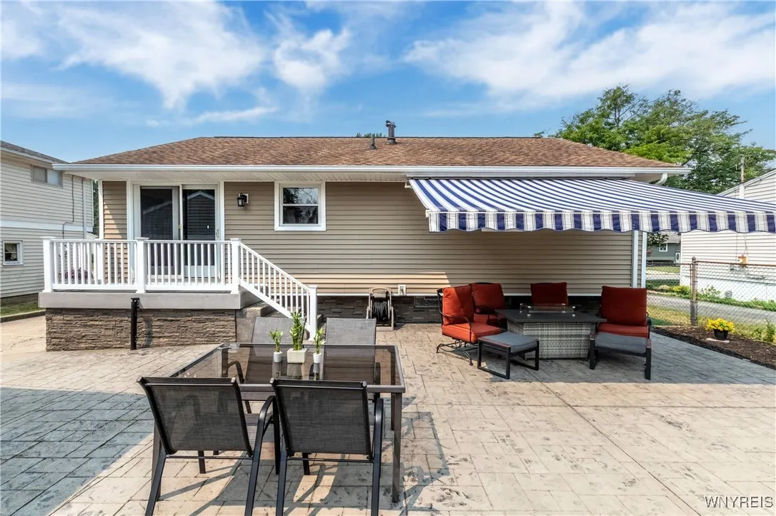 15 Wedgewood Drive, West Seneca, New York 14224, West Seneca, New York 14224, 3 Bedrooms Bedrooms, 7 Rooms Rooms,2 BathroomsBathrooms,Residential,Closed,15 Wedgewood Drive, West Seneca, New York 14224,0,B1627449