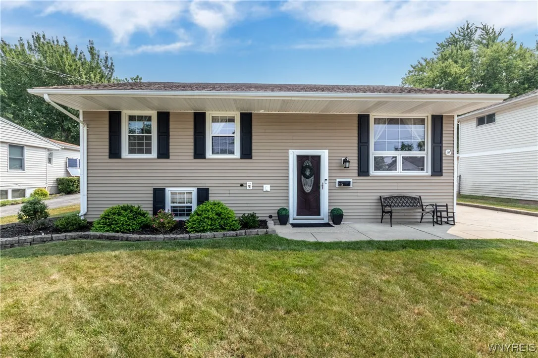 15 Wedgewood Drive, West Seneca, New York 14224, West Seneca, New York 14224, 3 Bedrooms Bedrooms, 7 Rooms Rooms,2 BathroomsBathrooms,Residential,Closed,15 Wedgewood Drive, West Seneca, New York 14224,0,B1627449