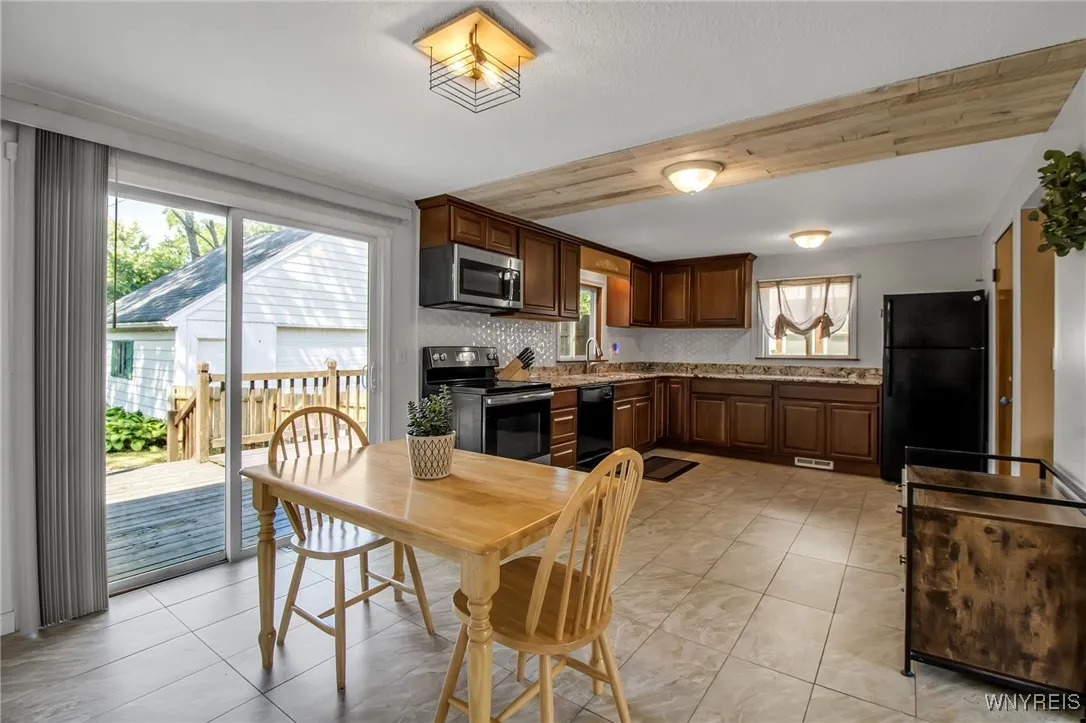 46 Commodore Avenue, Tonawanda, New York 14150, Tonawanda, New York 14150, 4 Bedrooms Bedrooms, ,2 BathroomsBathrooms,Residential,Closed,46 Commodore Avenue, Tonawanda, New York 14150,0,B1627914