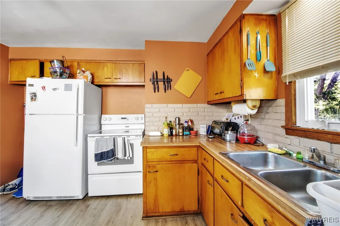 46 Commodore Avenue, Tonawanda, New York 14150, Tonawanda, New York 14150, 4 Bedrooms Bedrooms, ,2 BathroomsBathrooms,Residential,Closed,46 Commodore Avenue, Tonawanda, New York 14150,0,B1627914