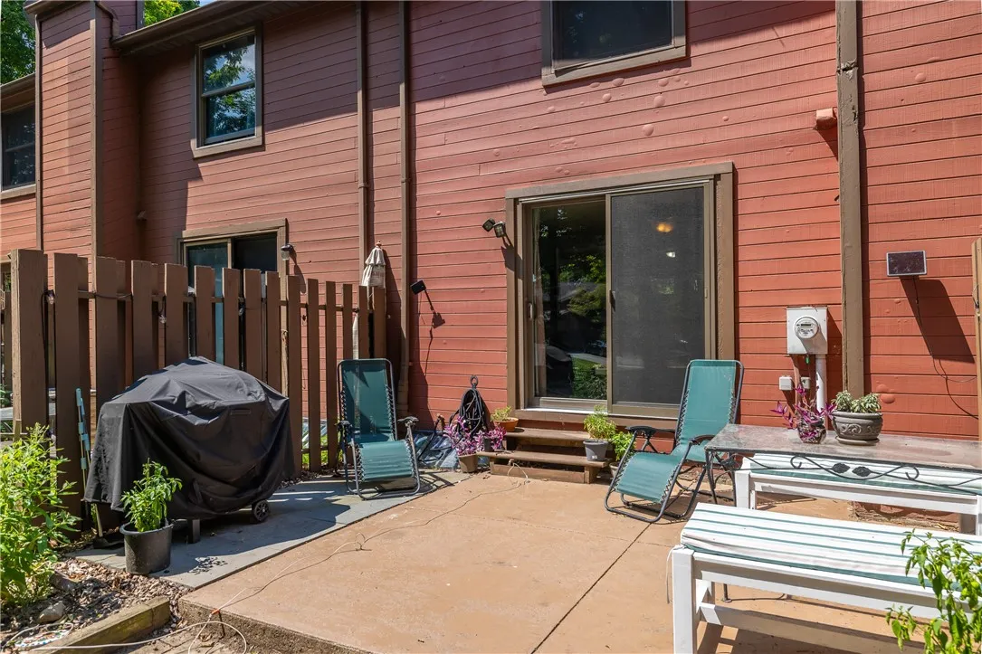 57 Broxbourne Drive, Perinton, New York 14450, Perinton, New York 14450, 2 Bedrooms Bedrooms, 4 Rooms Rooms,1 BathroomBathrooms,Residential,For Sale,57 Broxbourne Drive, Perinton, New York 14450,R1627690