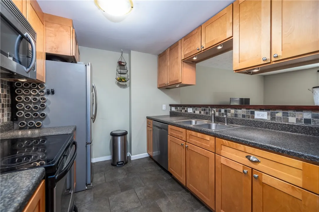 57 Broxbourne Drive, Perinton, New York 14450, Perinton, New York 14450, 2 Bedrooms Bedrooms, 4 Rooms Rooms,1 BathroomBathrooms,Residential,For Sale,57 Broxbourne Drive, Perinton, New York 14450,R1627690