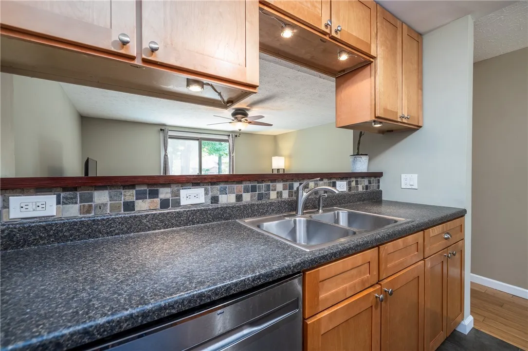 57 Broxbourne Drive, Perinton, New York 14450, Perinton, New York 14450, 2 Bedrooms Bedrooms, 4 Rooms Rooms,1 BathroomBathrooms,Residential,For Sale,57 Broxbourne Drive, Perinton, New York 14450,R1627690