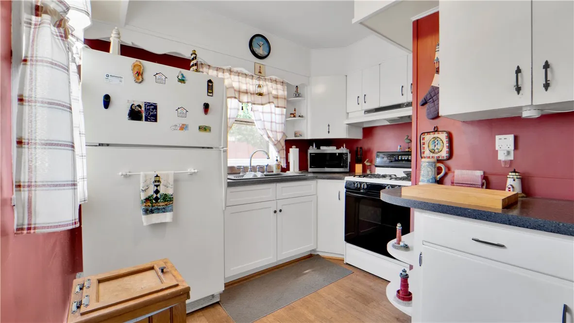 228 Maple Avenue, Victor, New York 14564, Victor, New York 14564, 4 Bedrooms Bedrooms, ,2 BathroomsBathrooms,Residential,For Sale,228 Maple Avenue, Victor, New York 14564,0,R1628135