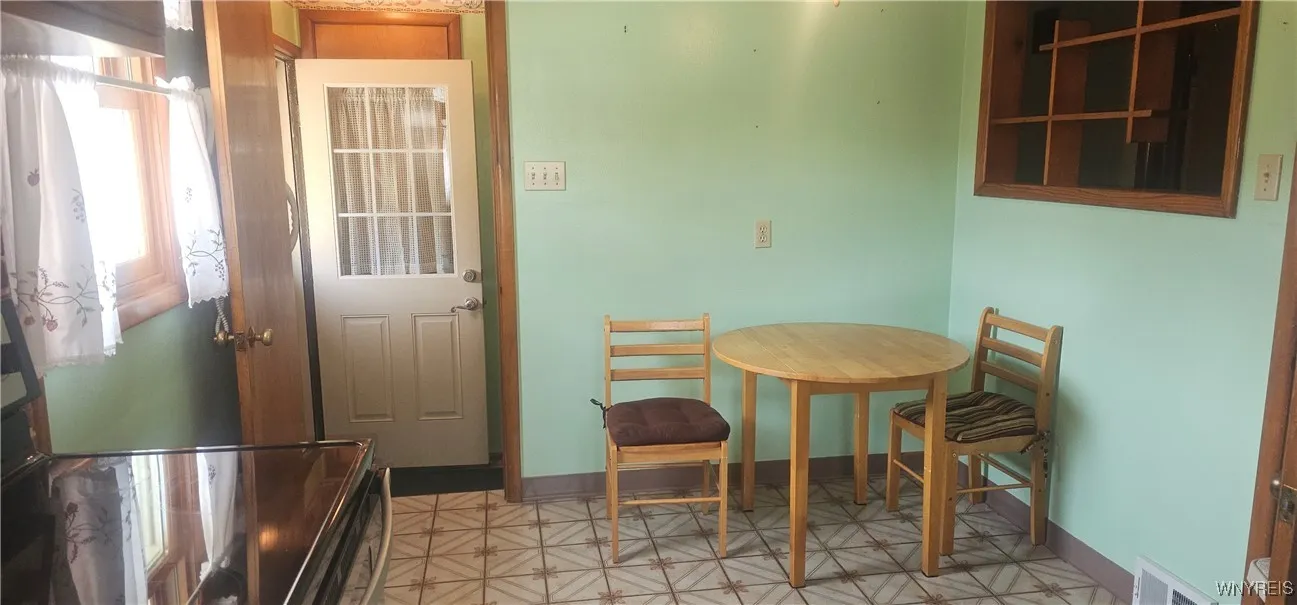 Eat in Kitchen