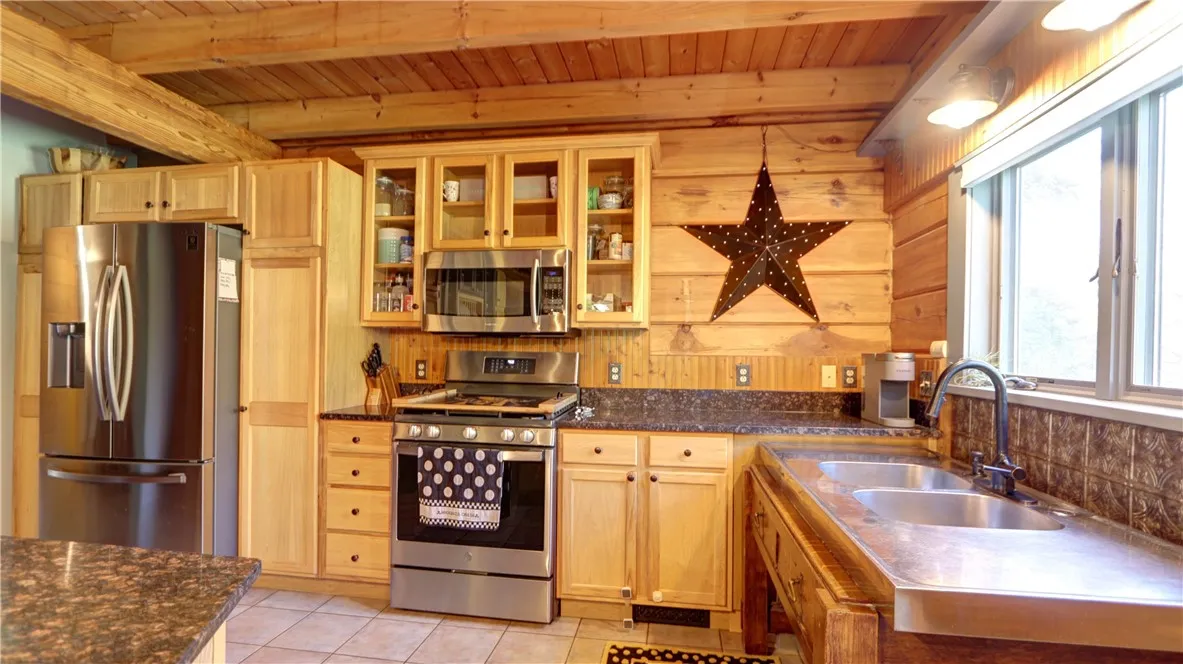 Country Kitchen