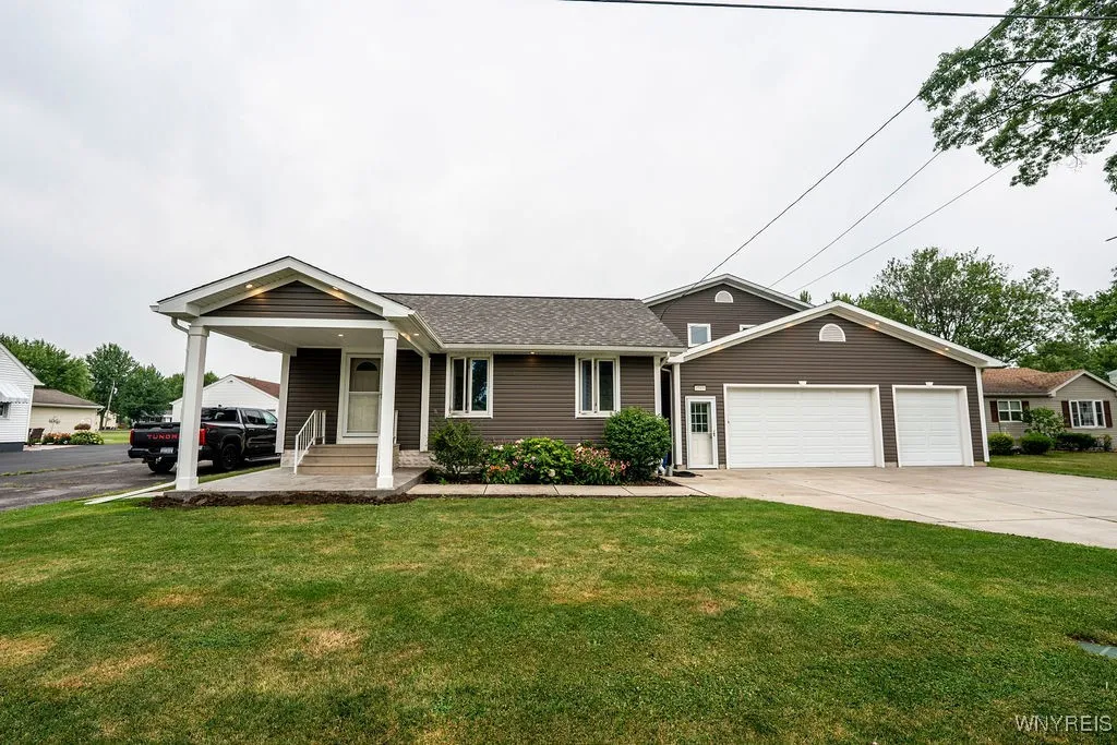 2509 Washington Street, Wheatfield, New York 14304, Wheatfield, New York 14304, 4 Bedrooms Bedrooms, 7 Rooms Rooms,3 BathroomsBathrooms,Residential,Closed,2509 Washington Street, Wheatfield, New York 14304,0,B1627923