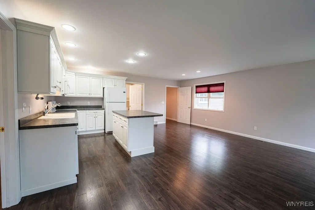 2509 Washington Street, Wheatfield, New York 14304, Wheatfield, New York 14304, 4 Bedrooms Bedrooms, 7 Rooms Rooms,3 BathroomsBathrooms,Residential,Closed,2509 Washington Street, Wheatfield, New York 14304,0,B1627923