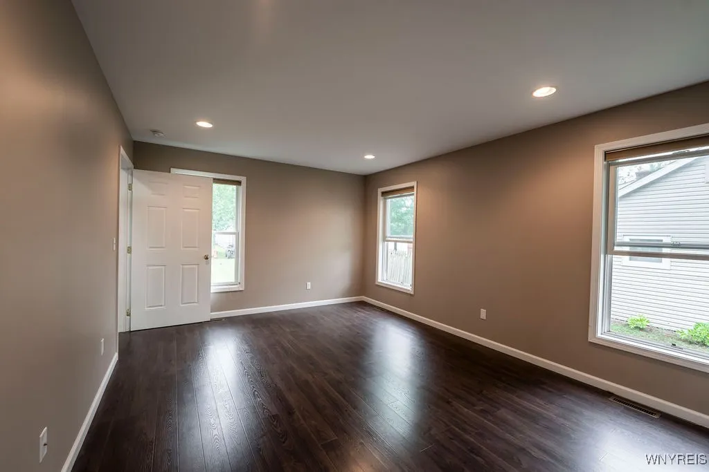 2509 Washington Street, Wheatfield, New York 14304, Wheatfield, New York 14304, 4 Bedrooms Bedrooms, 7 Rooms Rooms,3 BathroomsBathrooms,Residential,Closed,2509 Washington Street, Wheatfield, New York 14304,0,B1627923