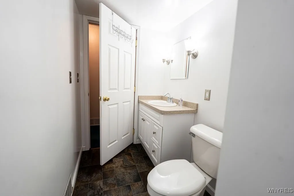 2509 Washington Street, Wheatfield, New York 14304, Wheatfield, New York 14304, 4 Bedrooms Bedrooms, 7 Rooms Rooms,3 BathroomsBathrooms,Residential,Closed,2509 Washington Street, Wheatfield, New York 14304,0,B1627923